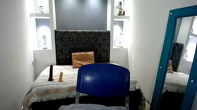 Snapshot of sexy_latynx chatting on 11-01-25, 03:36 sexy latynx online show from 11-01-25, 03:36