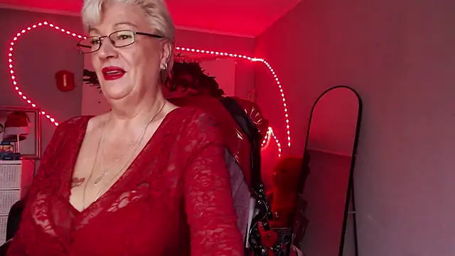 Snapshot of LaylaMilf chatting on 12-21-25, 07:26 LaylaMilf online show from 12-21-25, 07:26