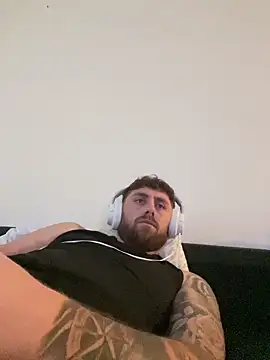 Snapshot of Cata9407 chatting on 12-14-25, 11:59 Cata9407 online show from 12-14-25, 11:59