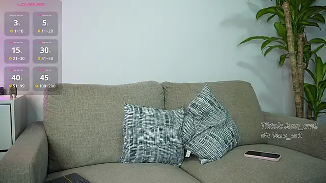 Veronica ar online show from 10-20-25, 12:22