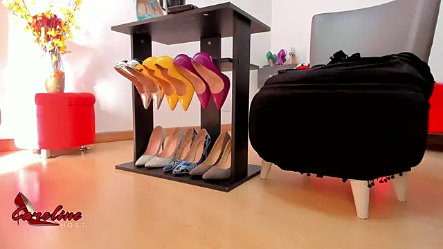 caroline host online show from 03-23-26, 09:19