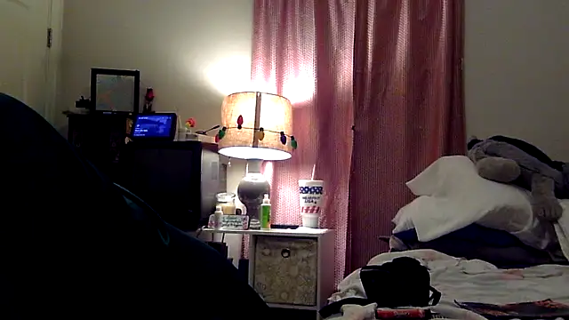 Snapshot of tmmcmannus chatting on 10-15-25, 05:40 tmmcmannus online show from 10-15-25, 05:40