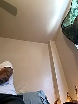 Snapshot of thefire420 chatting on 09-10-25, 03:23 thefire420 online show from 09-10-25, 03:23