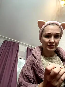 Snapshot of ModelEva chatting on 10-23-25, 02:27 ModelEva online show from 10-23-25, 02:27