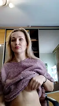 Snapshot of ModelEva chatting on 11-20-25, 11:10 ModelEva online show from 11-20-25, 11:10