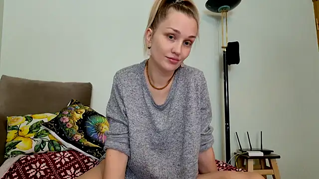 Snapshot of ModelEva chatting on 11-29-25, 11:24 ModelEva online show from 11-29-25, 11:24