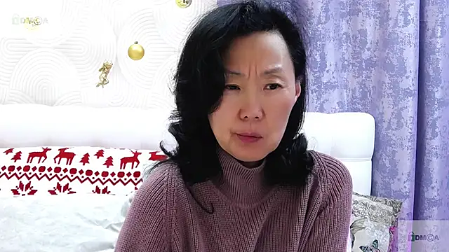 Snapshot of Asian_legs chatting on 01-13-25, 09:41 Asian legs online show from 01-13-25, 09:41