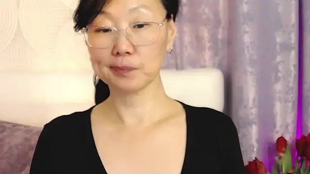 Snapshot of Asian_legs chatting on 03-10-25, 04:03 Asian legs online show from 03-10-25, 04:03