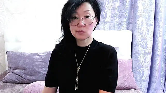 Snapshot of Asian_legs chatting on 03-21-25, 09:23 Asian legs online show from 03-21-25, 09:23