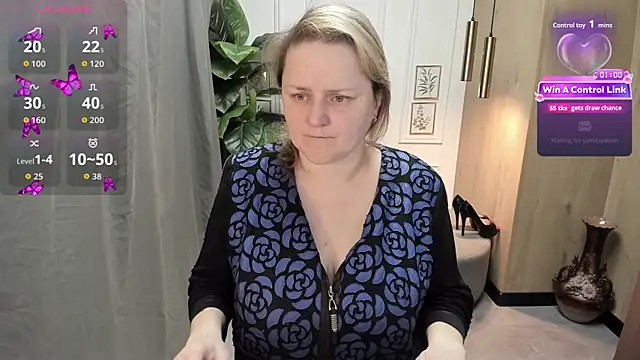 Snapshot of ScarlettSoft chatting on 04-07-26, 05:30 ScarlettSoft online show from 04-07-26, 05:30