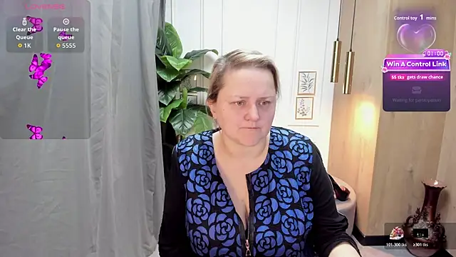 Snapshot of ScarlettSoft chatting on 04-10-26, 05:23 ScarlettSoft online show from 04-10-26, 05:23