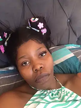 Snapshot of cherryontopy chatting on 12-29-24, 01:17 cherryontopy online show from 12-29-24, 01:17