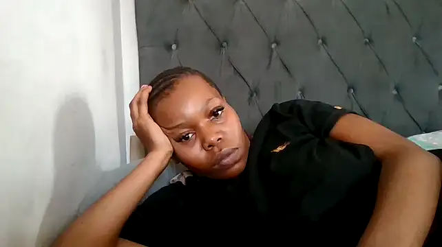 Snapshot of cherryontopy chatting on 02-27-25, 07:44 cherryontopy online show from 02-27-25, 07:44