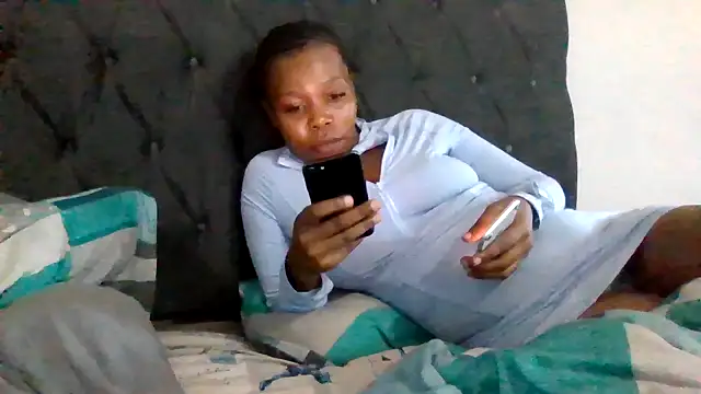 Snapshot of cherryontopy chatting on 03-12-25, 04:46 cherryontopy online show from 03-12-25, 04:46