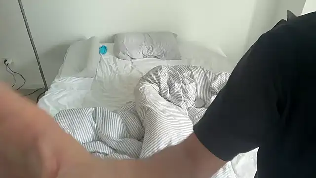 alextang2005 online show from 01-10-26, 05:37