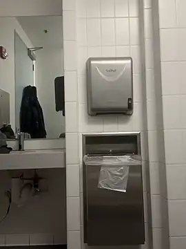 alextang2005 online show from 02-12-26, 04:35