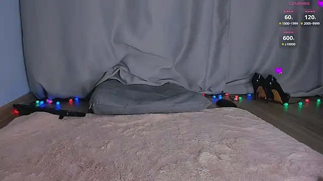 Snapshot of queen_carly chatting on 12-09-24, 01:45 queen carly online show from 12-09-24, 01:45