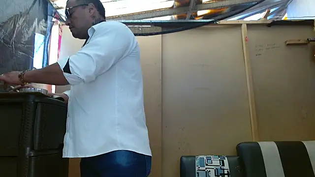 hardrock982 online show from 02-19-25, 01:28