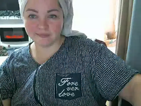 Snapshot of cute__cherry chatting on 12-12-24, 11:07 cute  cherry online show from 12-12-24, 11:07