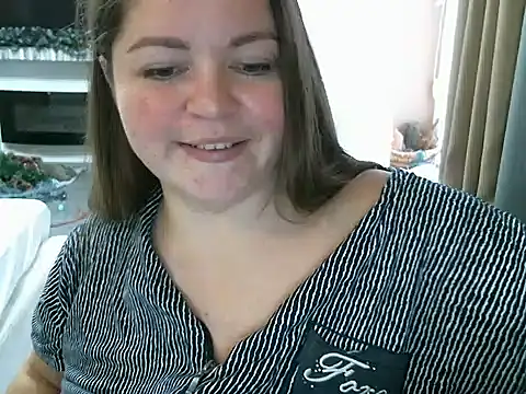 Snapshot of cute__cherry chatting on 12-13-24, 01:01 cute  cherry online show from 12-13-24, 01:01