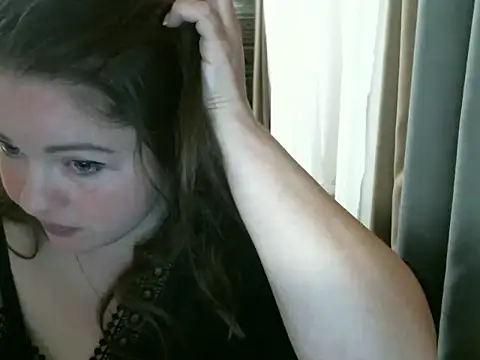 Snapshot of cute__cherry chatting on 02-14-25, 04:41 cute  cherry online show from 02-14-25, 04:41