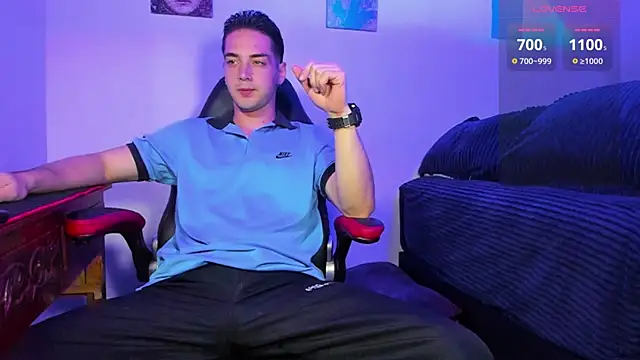 Snapshot of Alex_smith00 chatting on 12-13-24, 12:53 Alex smith00 online show from 12-13-24, 12:53