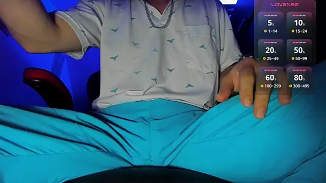 Snapshot of Alex_smith00 chatting on 12-20-24, 12:41 Alex smith00 online show from 12-20-24, 12:41