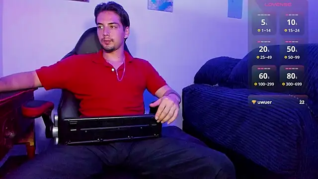 Snapshot of Alex_smith00 chatting on 01-15-25, 03:43 Alex smith00 online show from 01-15-25, 03:43