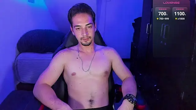 Snapshot of Alex_smith00 chatting on 01-19-25, 04:12 Alex smith00 online show from 01-19-25, 04:12