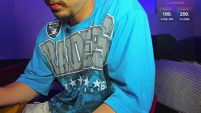 Snapshot of Alex_smith00 chatting on 02-02-25, 11:42 Alex smith00 online show from 02-02-25, 11:42