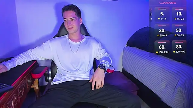 Snapshot of Alex_smith00 chatting on 03-01-25, 02:48 Alex smith00 online show from 03-01-25, 02:48