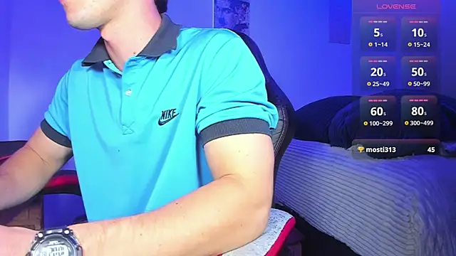 Snapshot of Alex_smith00 chatting on 03-10-25, 03:01 Alex smith00 online show from 03-10-25, 03:01