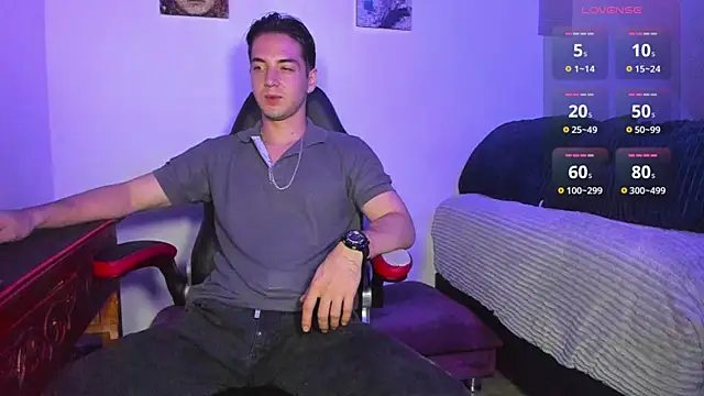 Snapshot of Alex_smith00 chatting on 03-16-25, 01:49 Alex smith00 online show from 03-16-25, 01:49