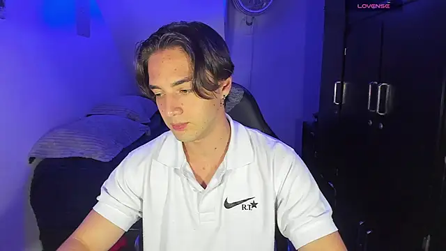 Snapshot of Alex_smith00 chatting on 09-14-25, 01:49 Alex smith00 online show from 09-14-25, 01:49