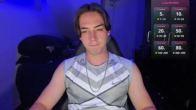 Snapshot of Alex_smith00 chatting on 09-15-25, 12:43 Alex smith00 online show from 09-15-25, 12:43