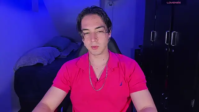 Snapshot of Alex_smith00 chatting on 09-25-25, 12:03 Alex smith00 online show from 09-25-25, 12:03