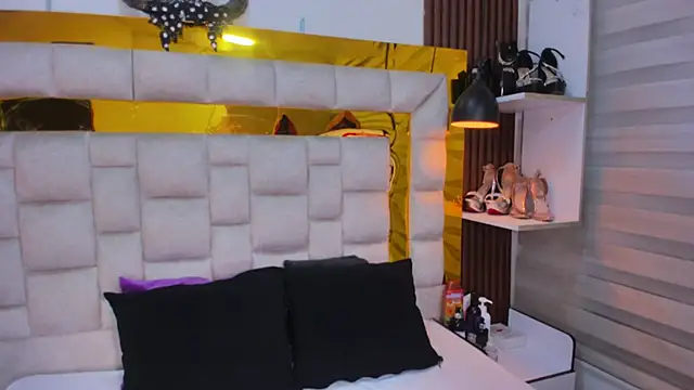 Snapshot of bigass_monic chatting on 03-07-25, 02:57 bigass monic online show from 03-07-25, 02:57