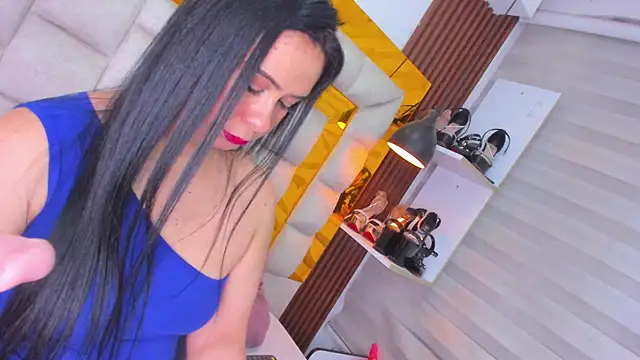 Snapshot of bigass_monic chatting on 10-15-25, 02:11 bigass monic online show from 10-15-25, 02:11