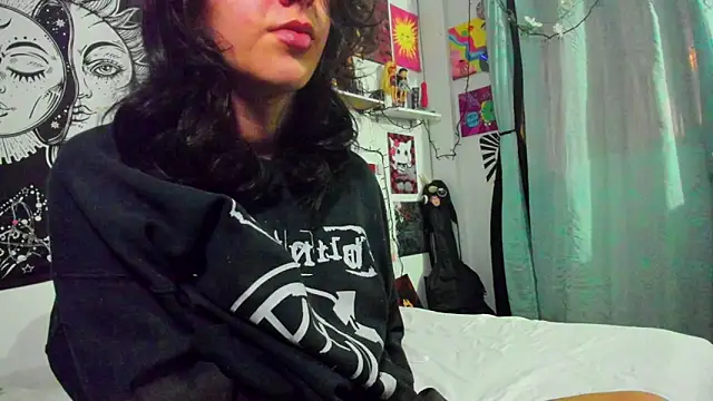 Cherrypieuwu online show from 06-17-26, 04:15