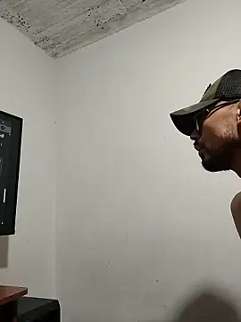 SebasOrte94 online show from 11-24-25, 02:22