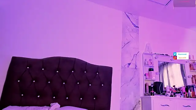alysson 18 online show from 07-30-26, 02:27
