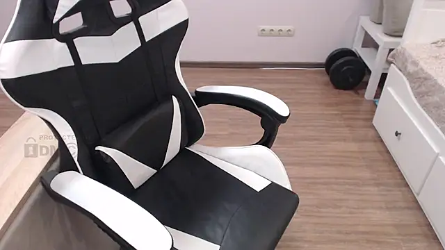 Mandarin4ks online show from 03-17-25, 12:35