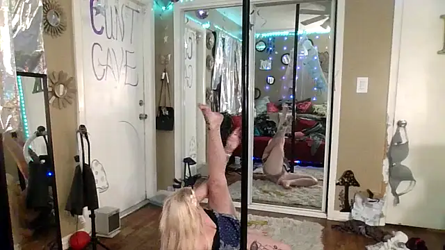 Snapshot of marilyn420 chatting on 03-14-26, 11:26 marilyn420 online show from 03-14-26, 11:26