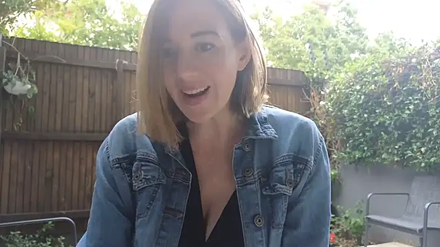 TopsyWilde online show from 12-17-24, 07:07