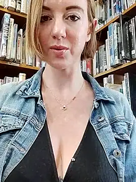 TopsyWilde online show from 02-26-25, 08:48