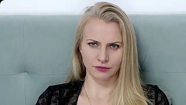 K  Adrienne online show from 11-08-25, 06:02