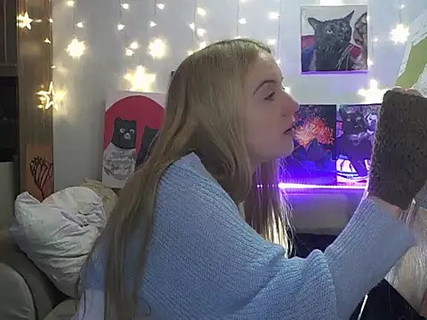 SecretSophia online show from 03-18-25, 11:31