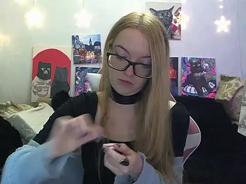 SecretSophia online show from 10-31-25, 01:12