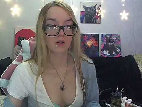 SecretSophia online show from 11-22-25, 08:52