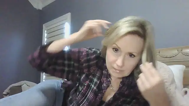 Lisaisluscious online show from 02-17-25, 09:30